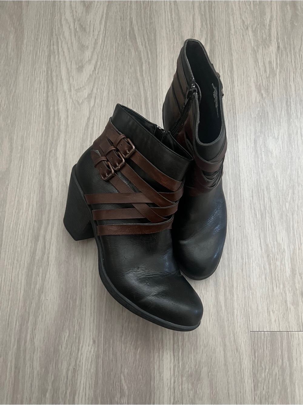EuroSoft by Sofft Phoebe Ankle Booties Black Brown Size 8.5M